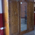 VICTORIAN BURR WALNUT COMPACTUM