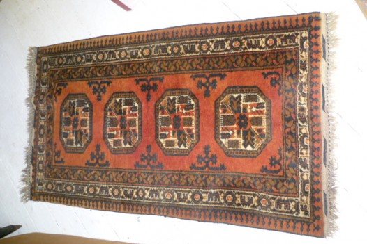 DECORATIVE PERSIAN RUG