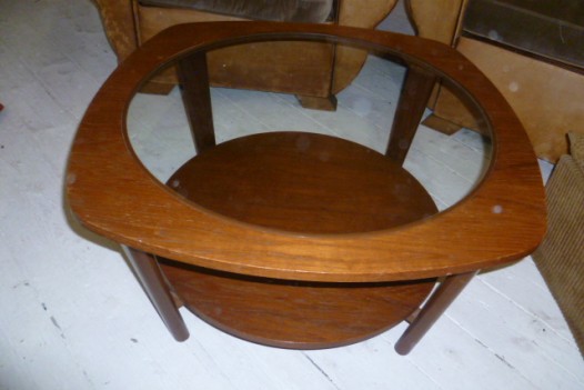 1970S RETRO TEAK COFFE TABLE