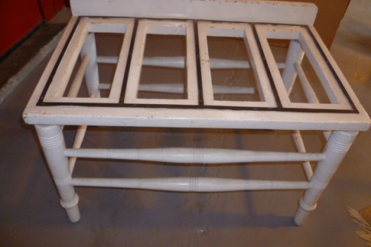 EDWARDIAN BRASS BOUND PAINTED LUGGAGE RACK