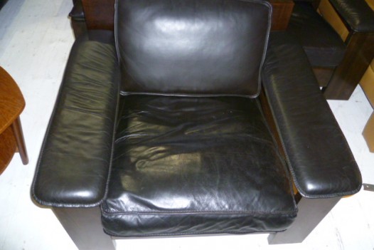 LEOLUX ARMCHAIR