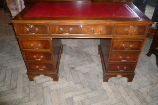 PEDESTAL DESK