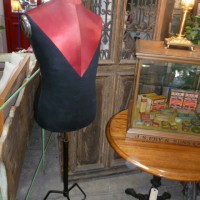 VINTAGE MALE MANNEQUIN (RED FRONT)