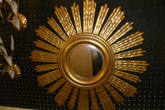 DECORATIVE  VINTAGE 1960S FRENCH STARBURST MIRROR (RESIN)