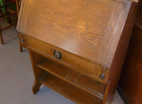 ANTIQUE OAK ART NOUVEAU STUDENTS DESK