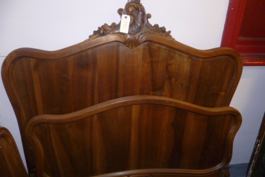 ANTIQUE FRENCH LOUIS XV STYLE WALNUT 4FT 6″ BED