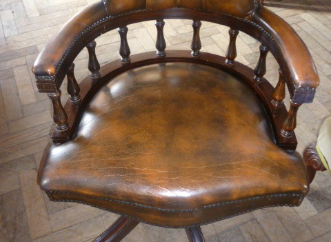 DEEP BUTTONED LEATHER SWIVEL DESK CHAIR