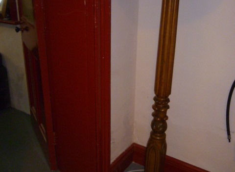 VICTORIAN MAHOGANY STANDARD LAMP