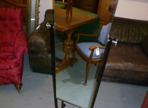 1950S SHOP DRESSING MIRROR