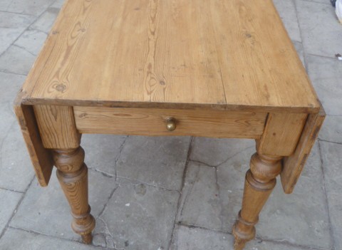 LARGE ANTIQUE VICTORIAN PINE PEMBROKE TABLE