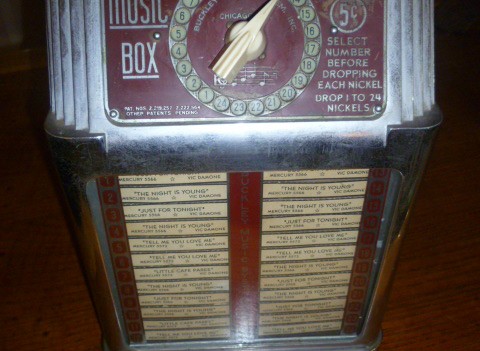 1940S CHROME AMERICAN MUSIC BOX