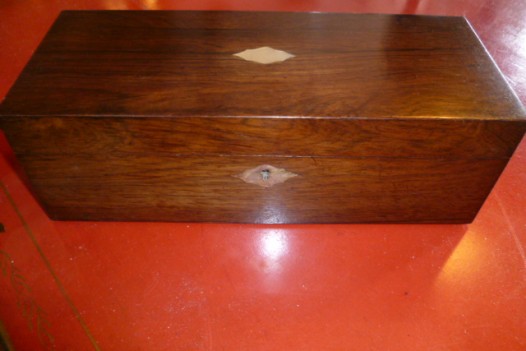 ANTIQUE ROSEWOOD BOX