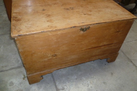 VICTORIAN PINE COFFER