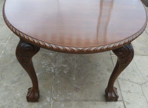 ANTIQUE MAHOGANY WIND OUT EXTENDING DINING TABLE