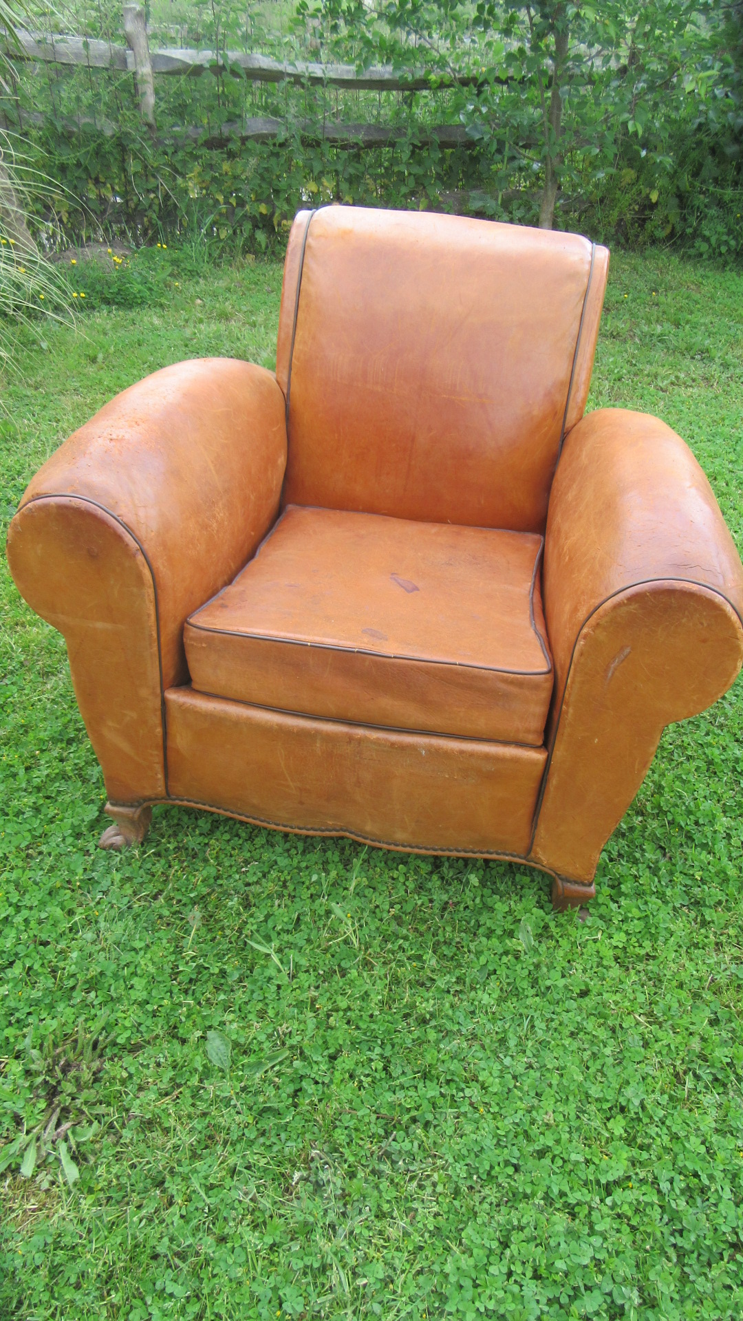ANTIQUE FRENCH LEATHER CLUB CHAIR