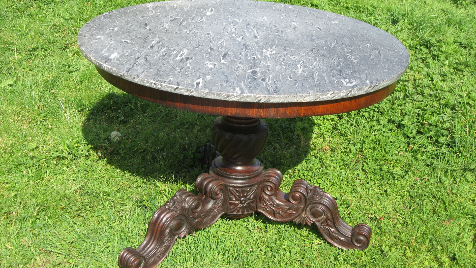 ANTIQUE FRENCH GUERIDON TABLE