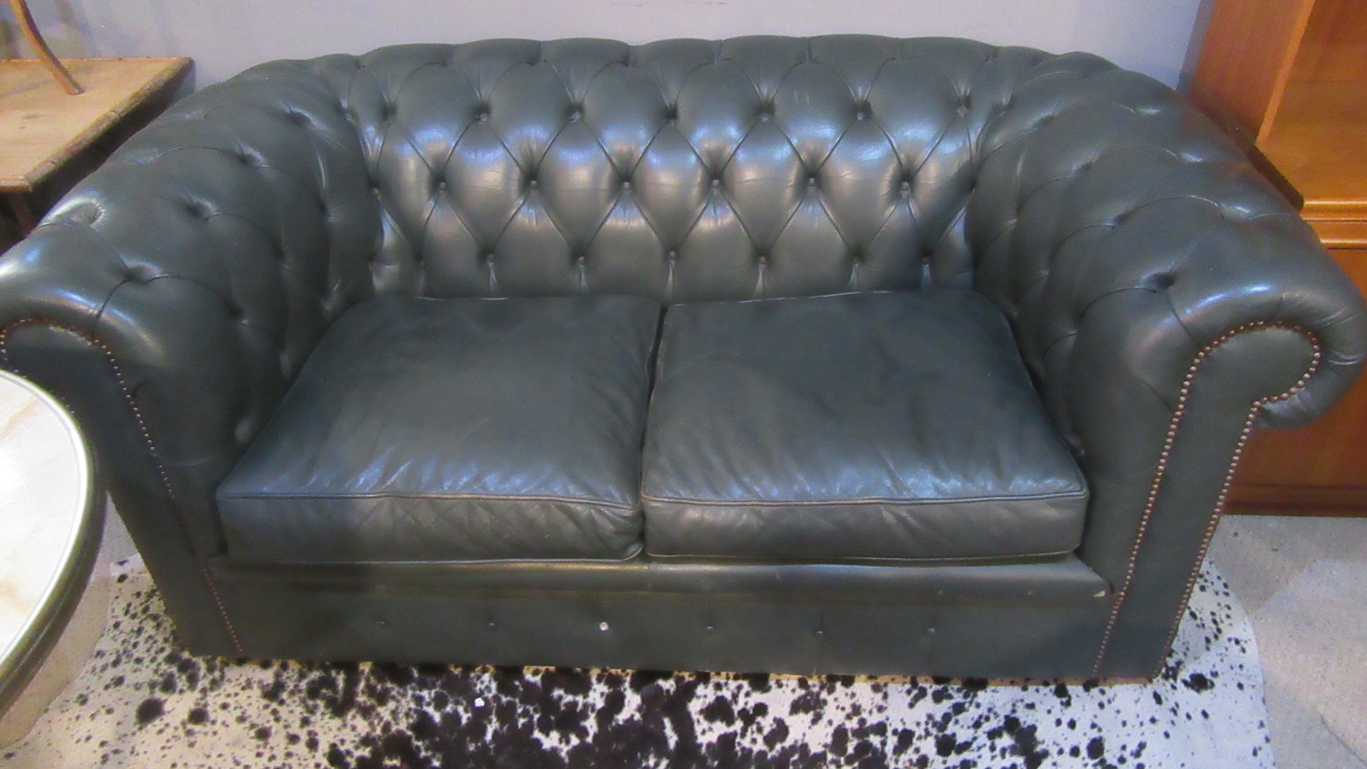 VINTAGE DEEP BUTTONED LEATHER CHESTERFIELD