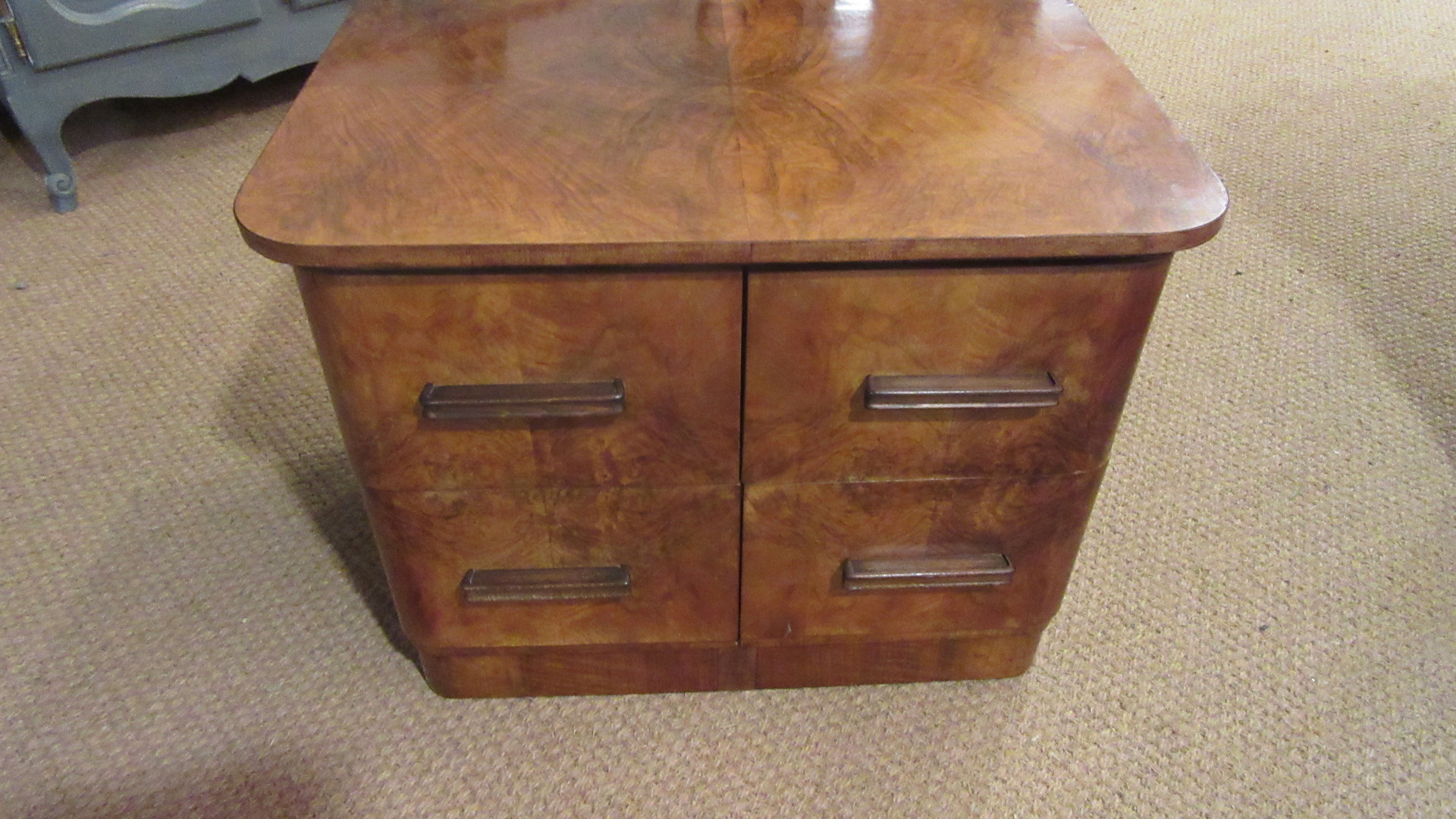 ANTIQUE ART DECO WALNUT CHEST OF DRAWERS