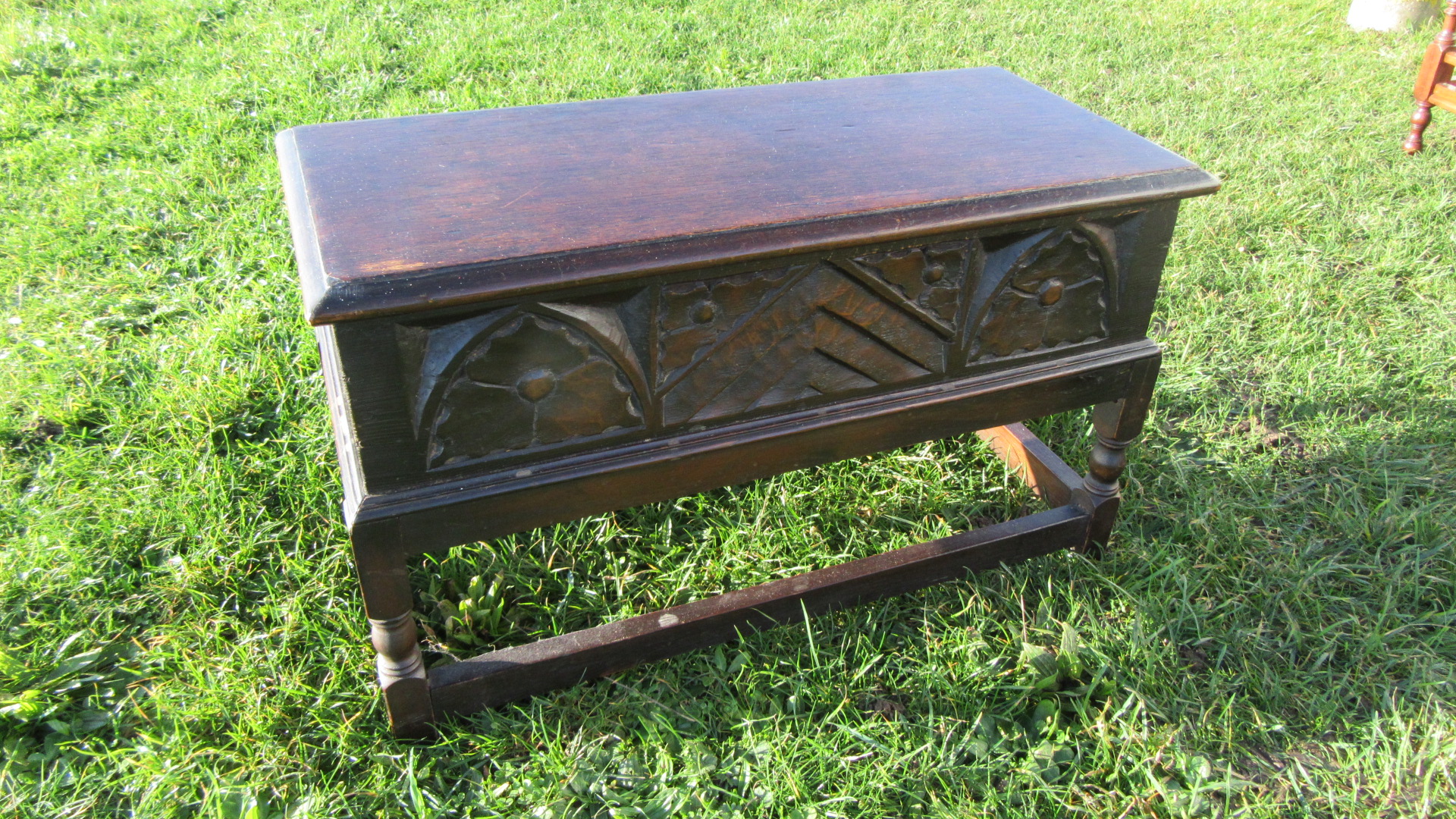 ANTIQUE CARVED OAK BIBLE BOX