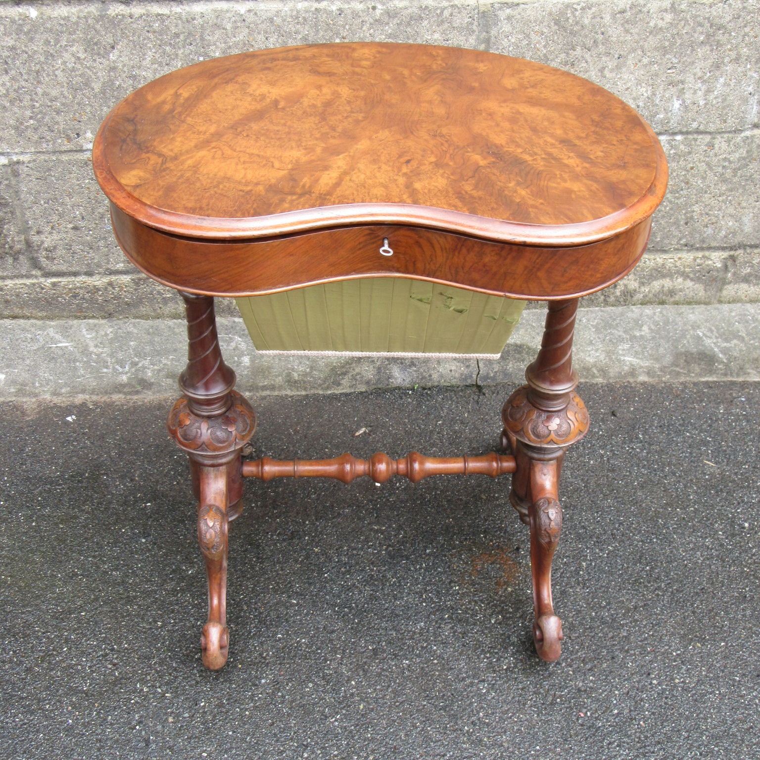 ANTIQUE VICTORIAN WALNUT SEWING TABLE