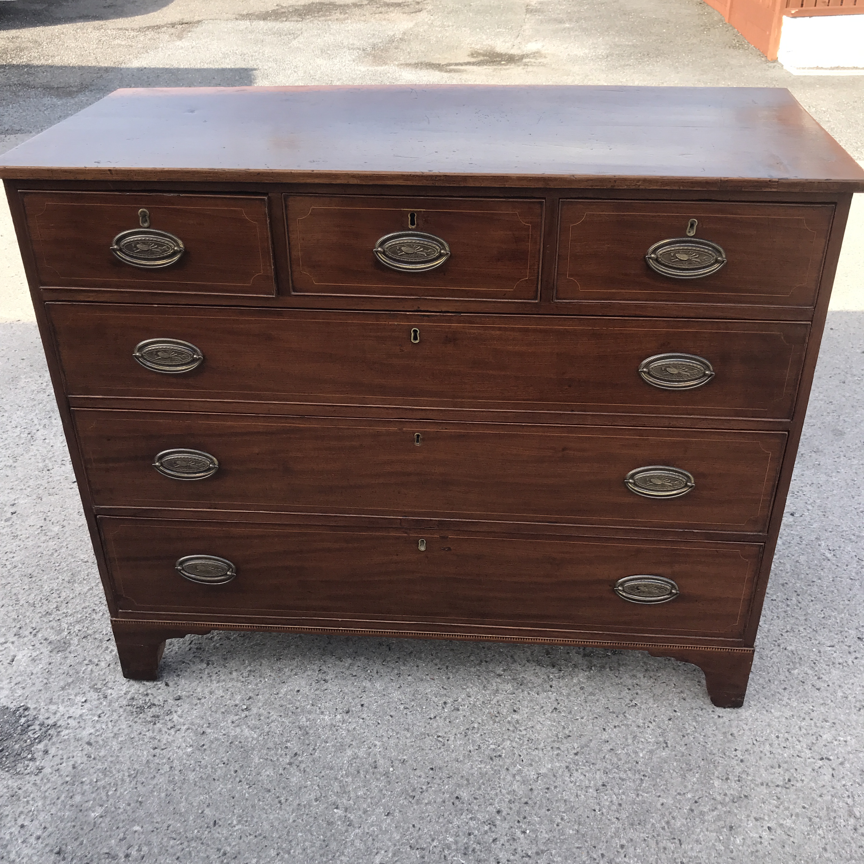 ANTIQUE REGENCY MAHOGANY CHEST OF DRAWERS