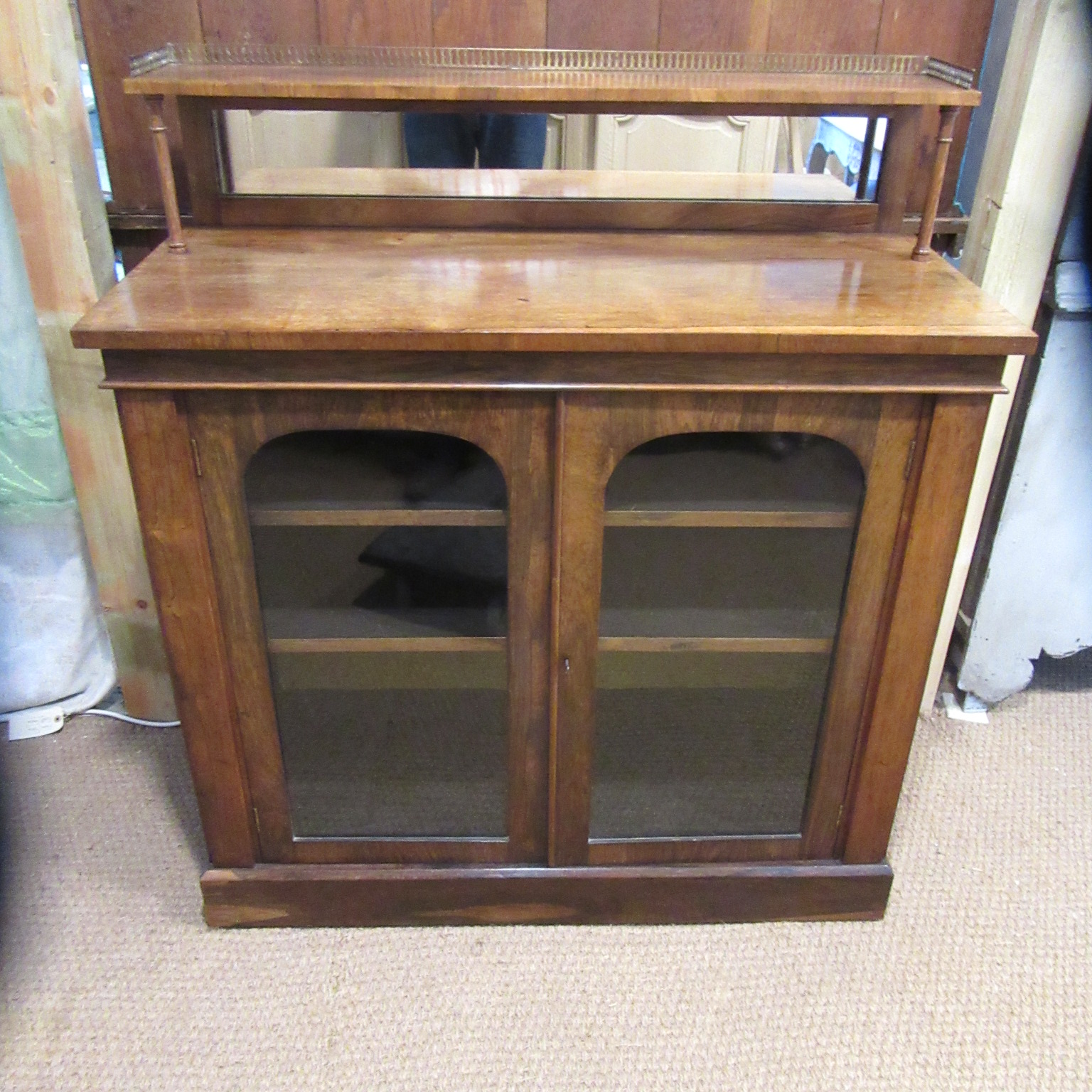 ANTIQUE VICTORIAN ROSEWOOD CHIFFONIER