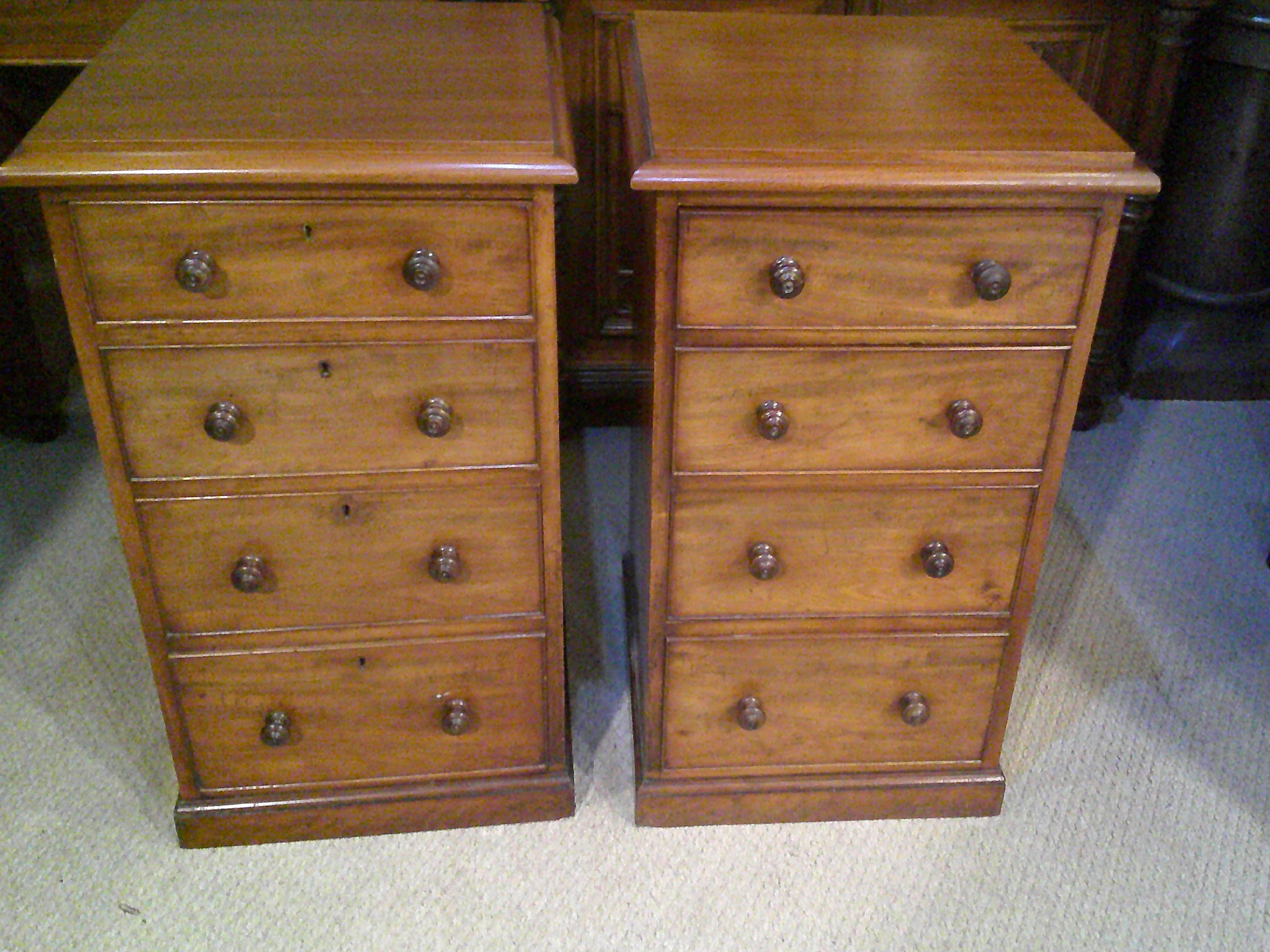 PAIR OF ANTIQUE MAHOGANY BEDSIDE CHESTS