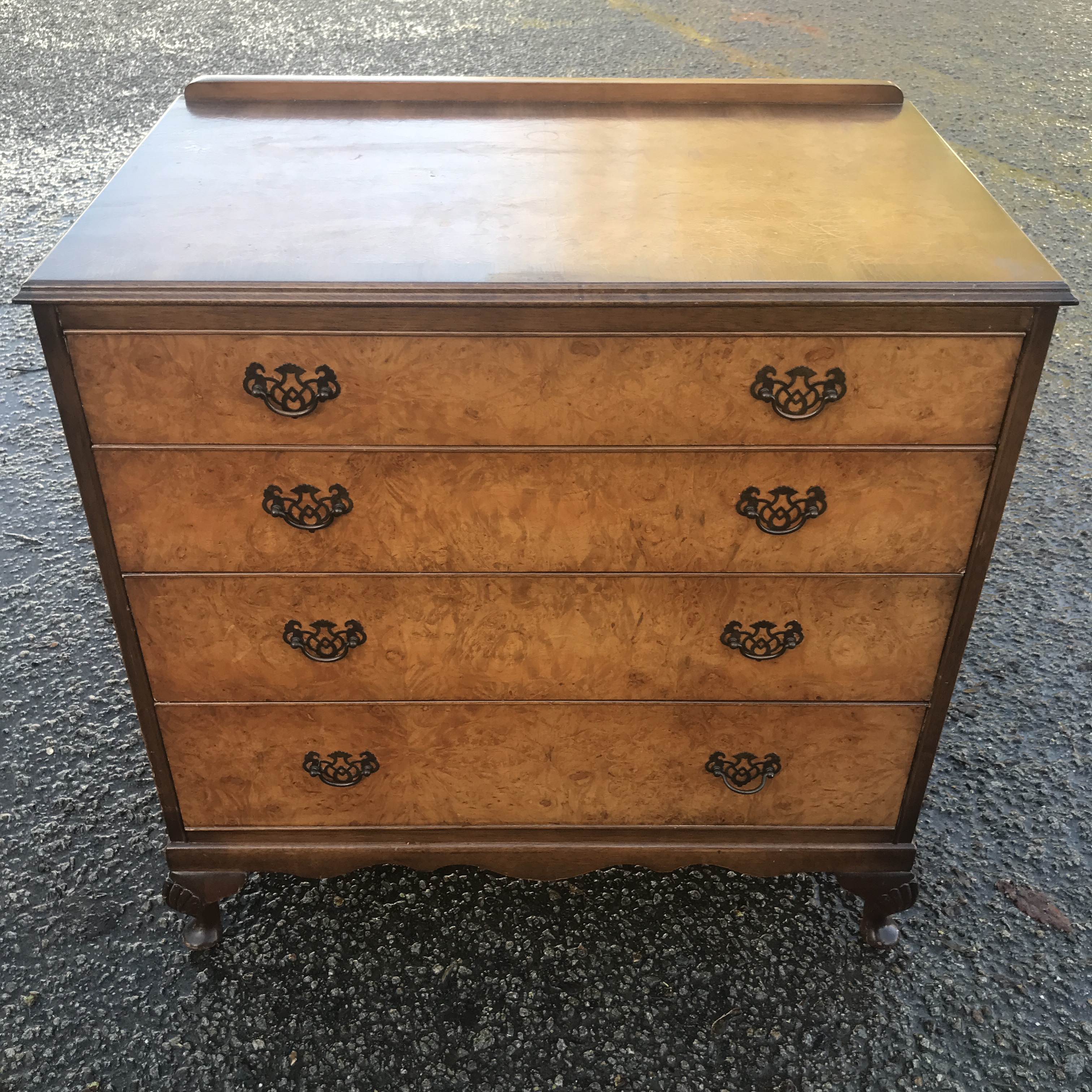 QUEEN ANNE STYLE BURR WALNUT CHEST OF DRAWERS