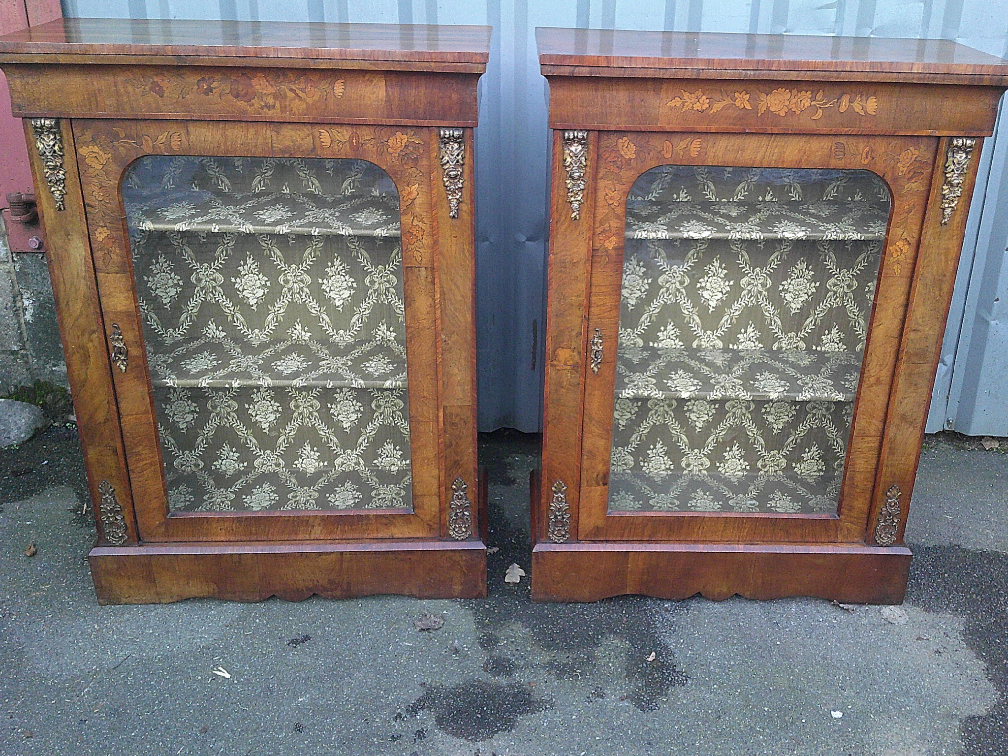 PAIR OF GOOD QUALITY ANTIQUE VICTORIAN WALNUT PIER CABINETS
