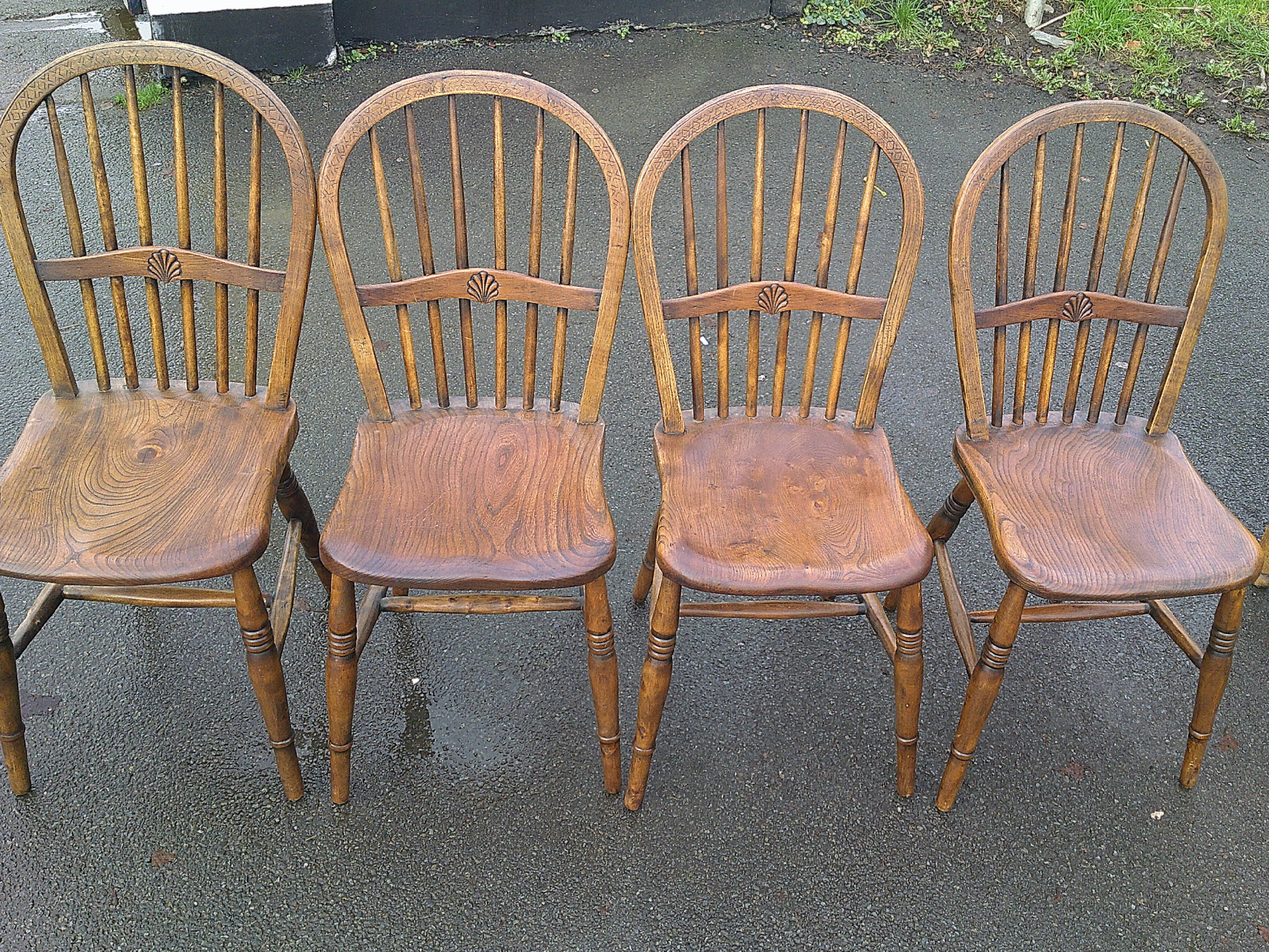 SET OF FOUR ANTIQUE COUNTRY ELM CHAIRS