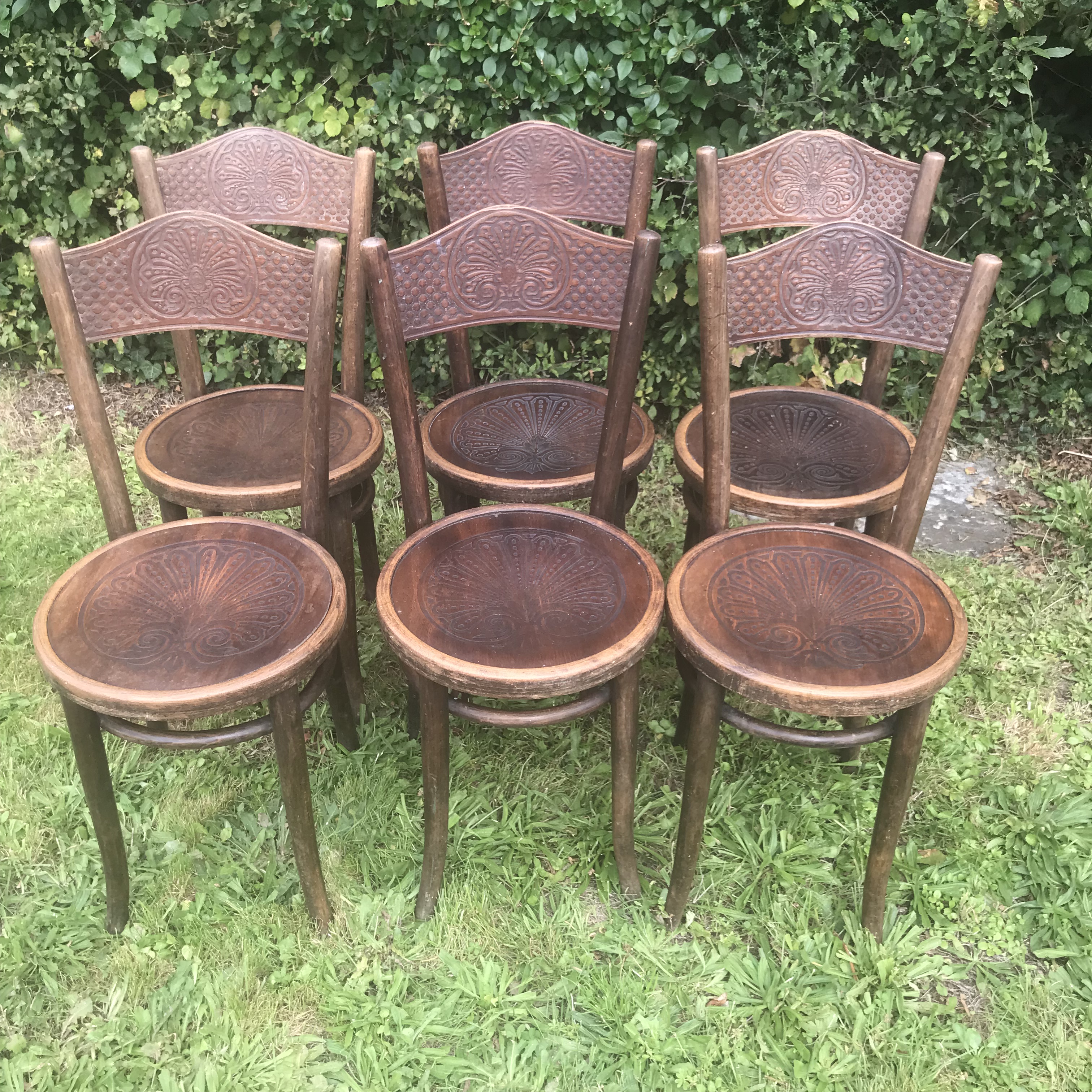 SET OF SIX ANTIQUE BENTWOOD DINING CHAIRS