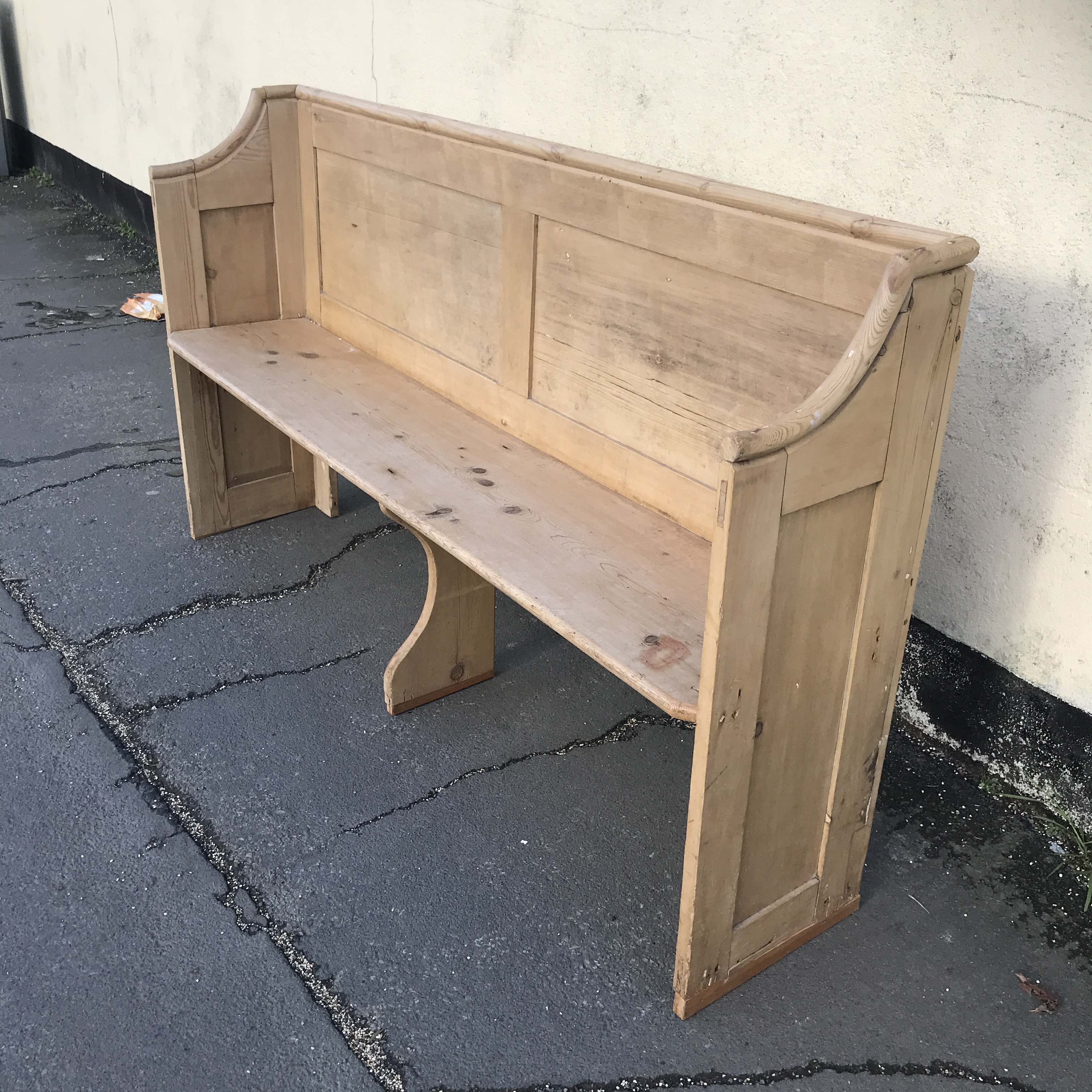 ANTIQUE VICTORIAN COUNTRY PINE SETTLE / PEW